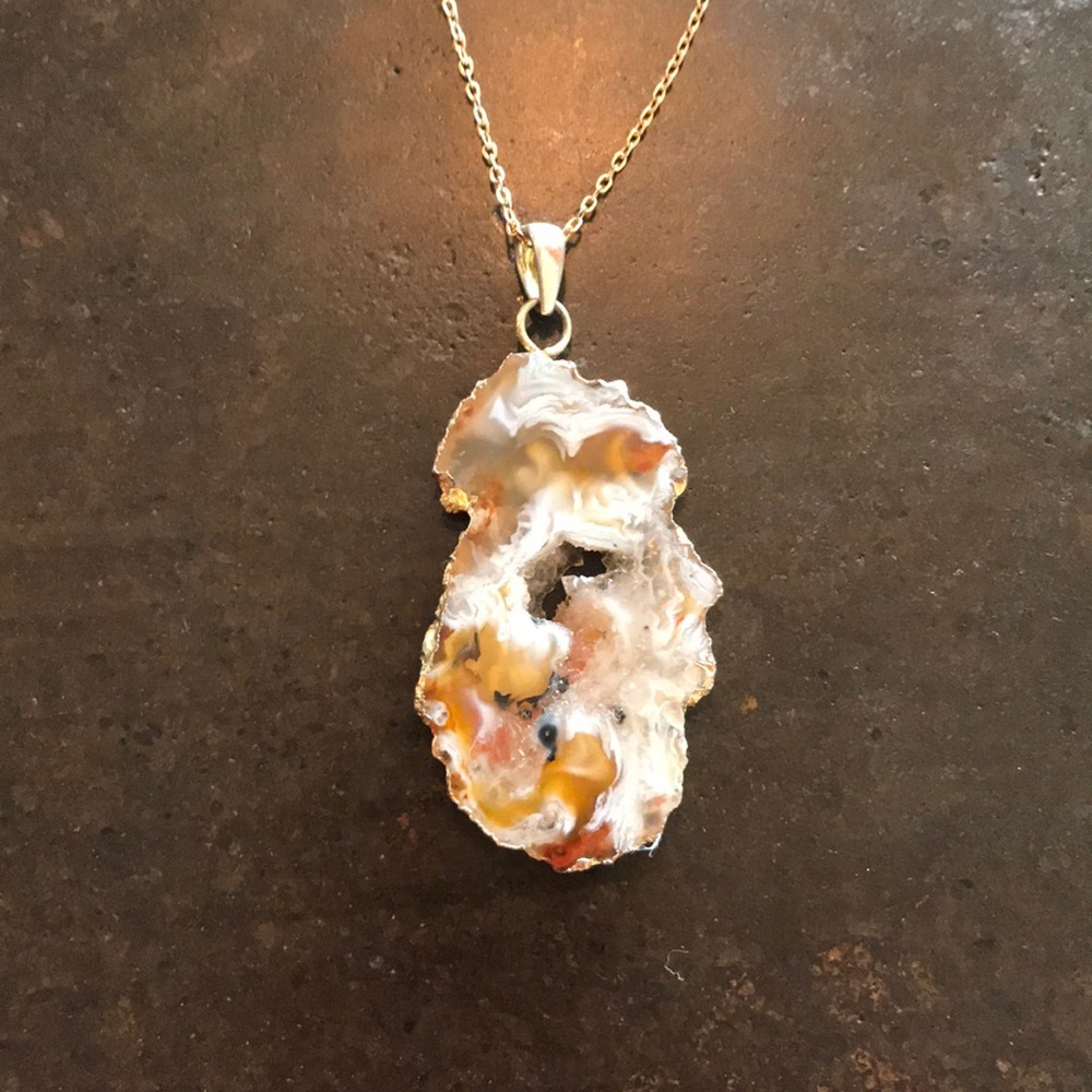 Pendant necklace